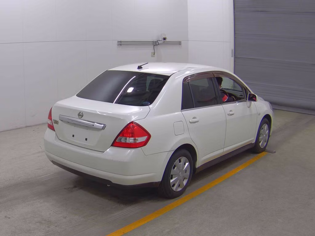 NISSAN TIIDA LATIO