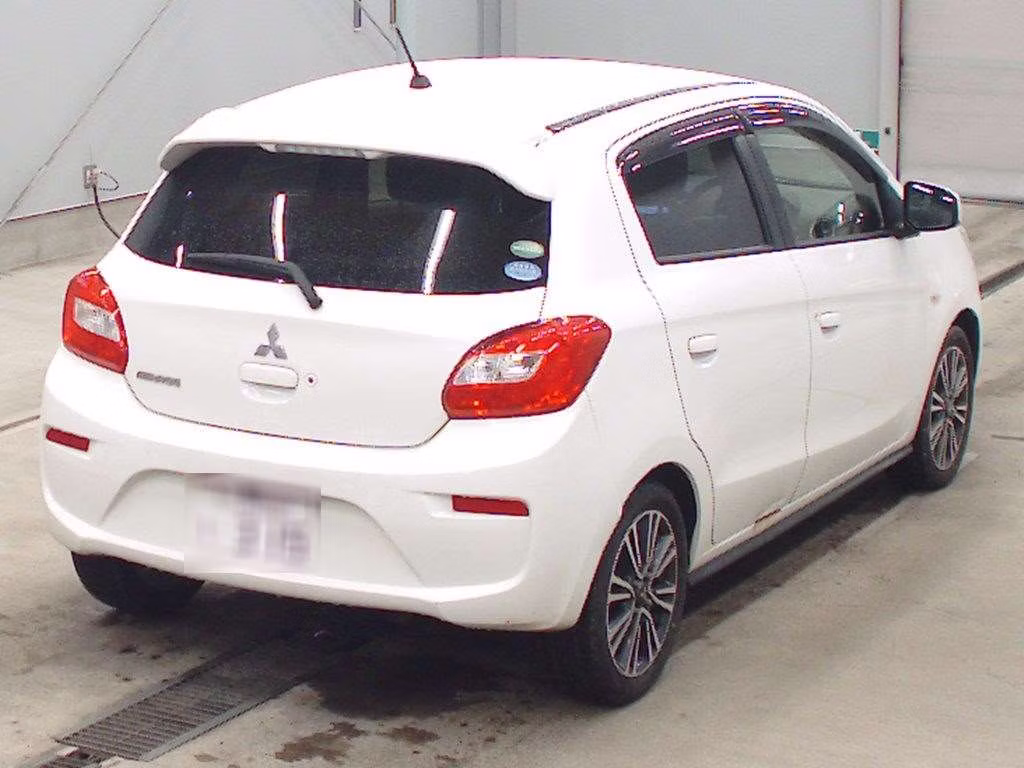 MITSUBISHI MIRAGE