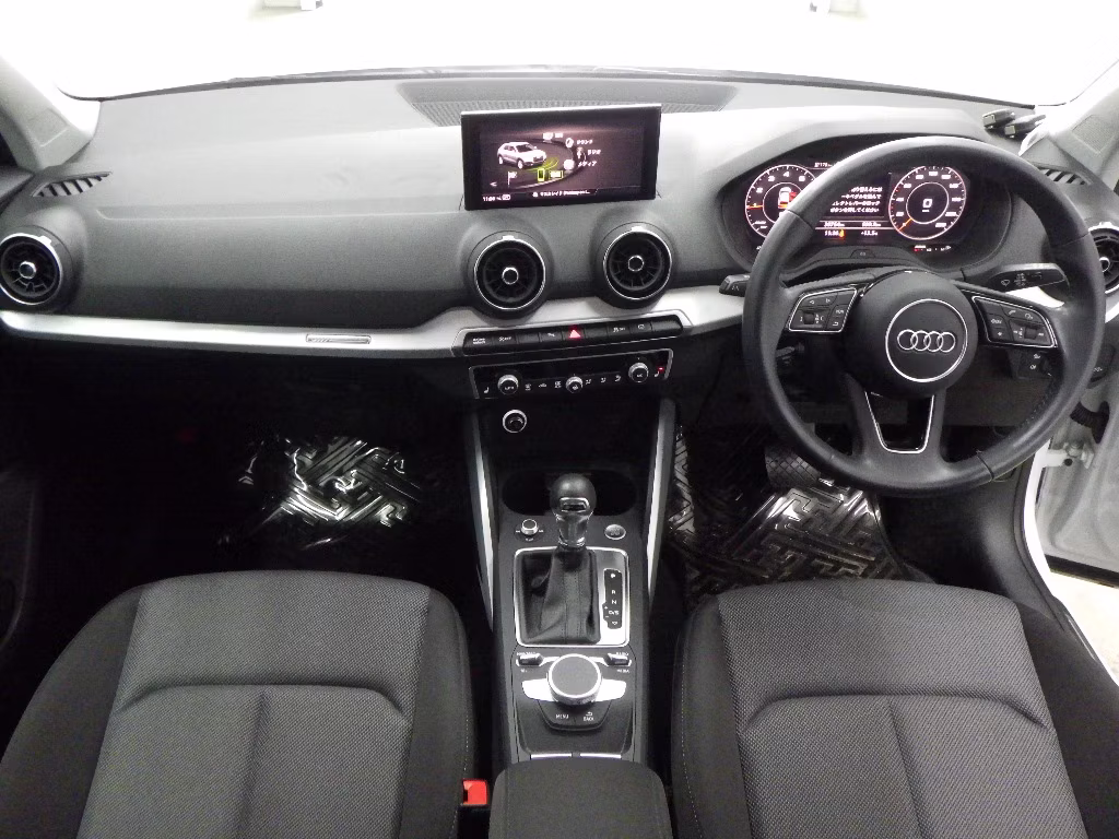 AUDI Q2