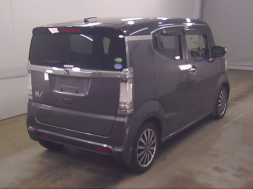 HONDA N-BOX SLASH