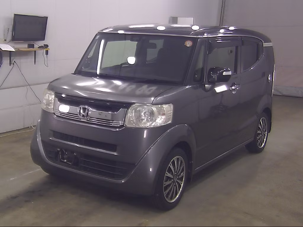 HONDA N-BOX SLASH