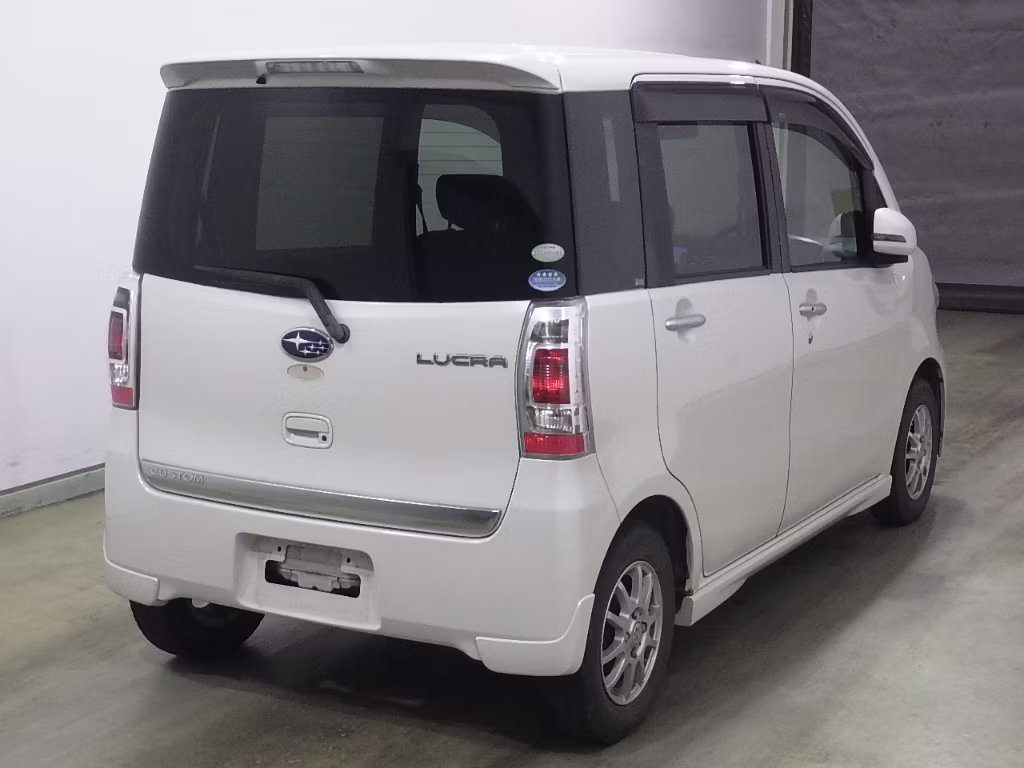 SUBARU LUCRA