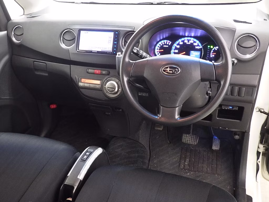 SUBARU LUCRA