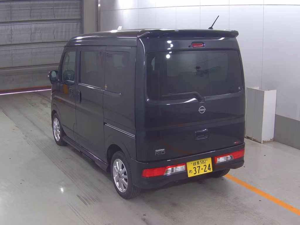 NISSAN NV100 CLIPPER
