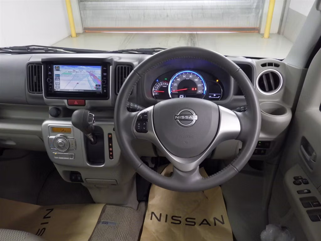 NISSAN NV100 CLIPPER