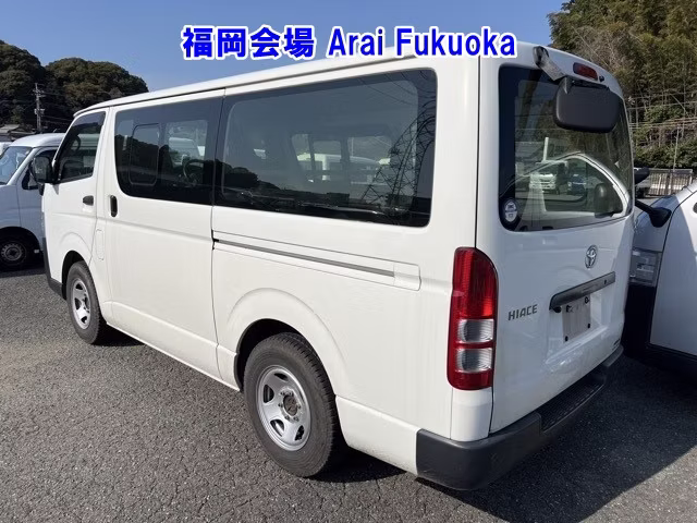 TOYOTA REGIUS ACE