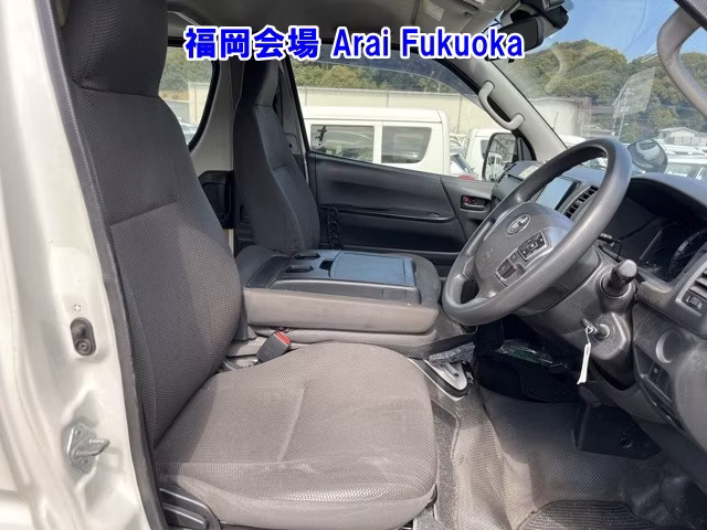 TOYOTA REGIUS ACE
