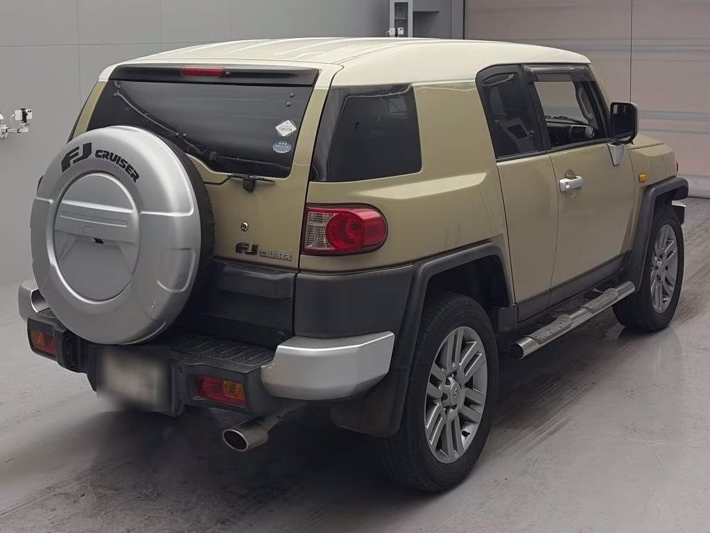 TOYOTA FJ CRUISER