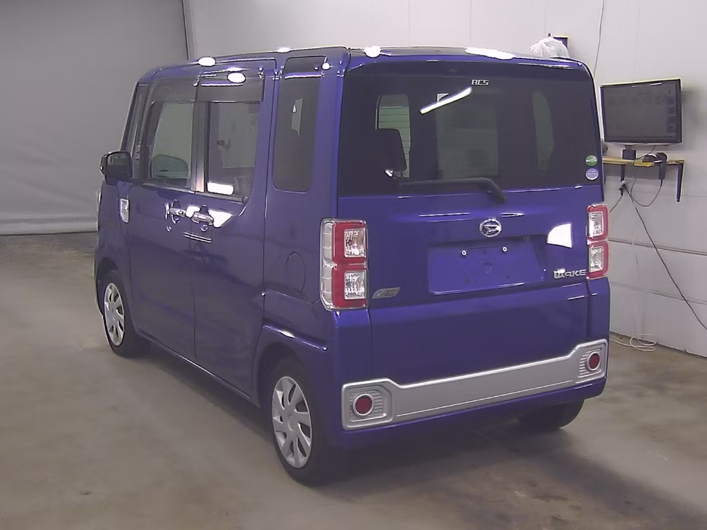 DAIHATSU WAKE