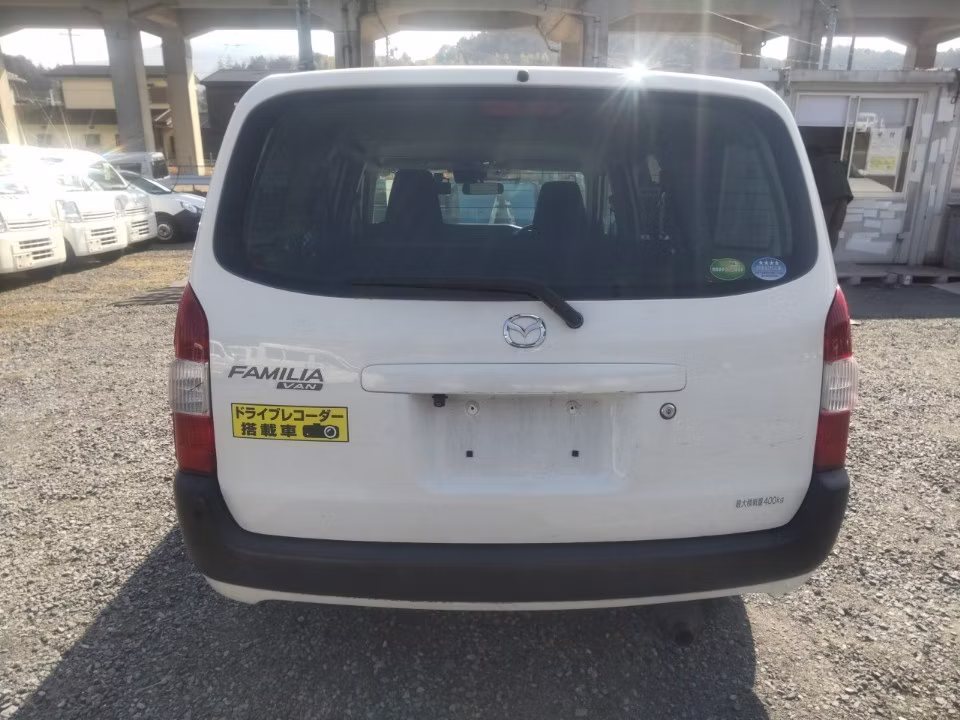 MAZDA FAMILIA