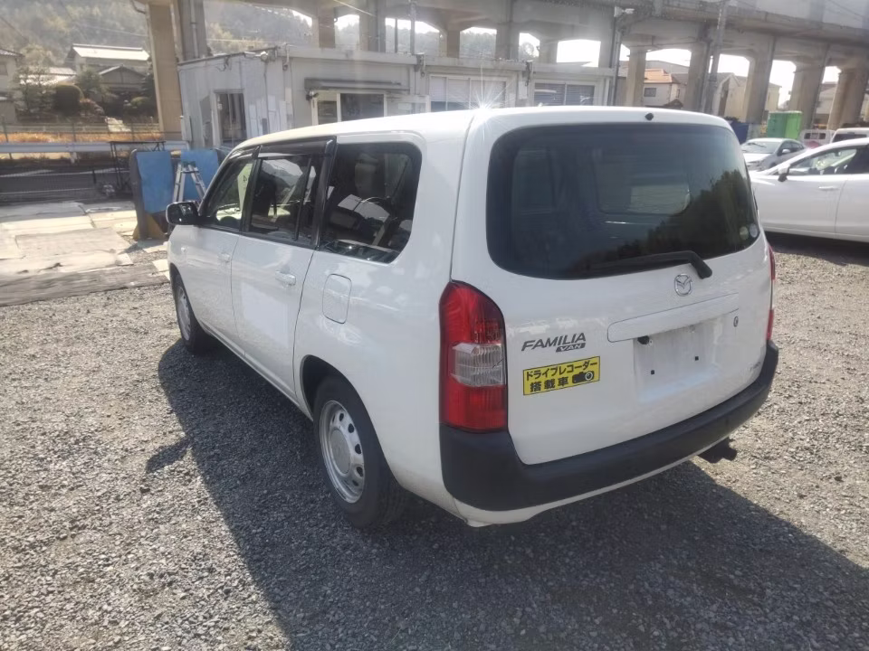 MAZDA FAMILIA