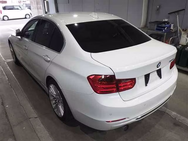 BMW 3-SERIES