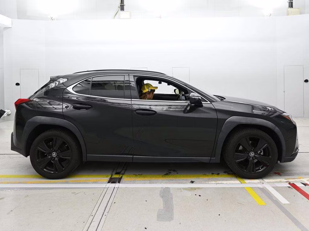 LEXUS UX200
