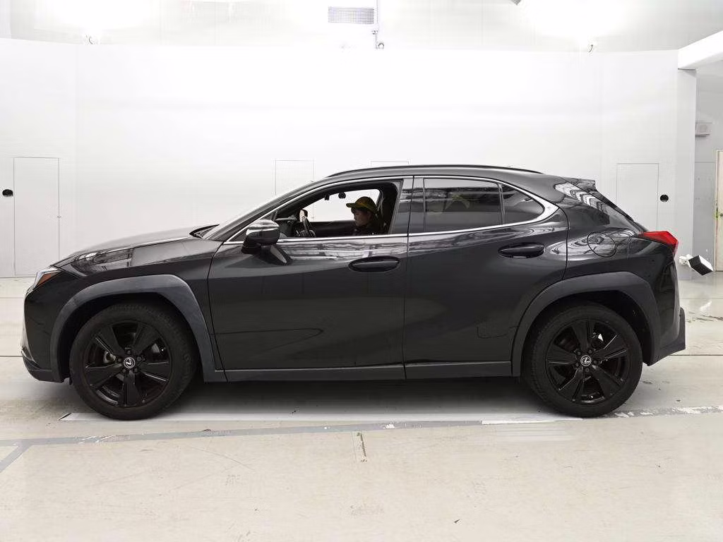LEXUS UX200