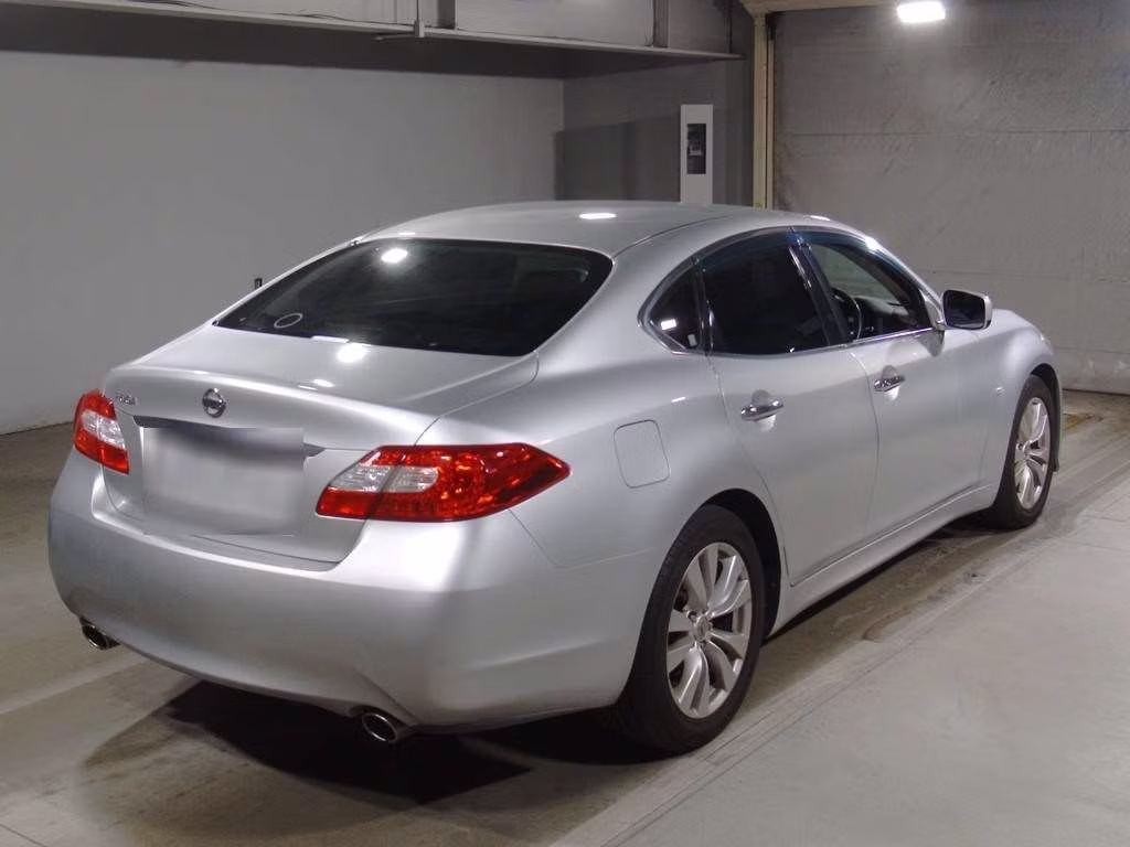NISSAN FUGA