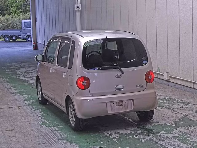 DAIHATSU MOVE LATTE