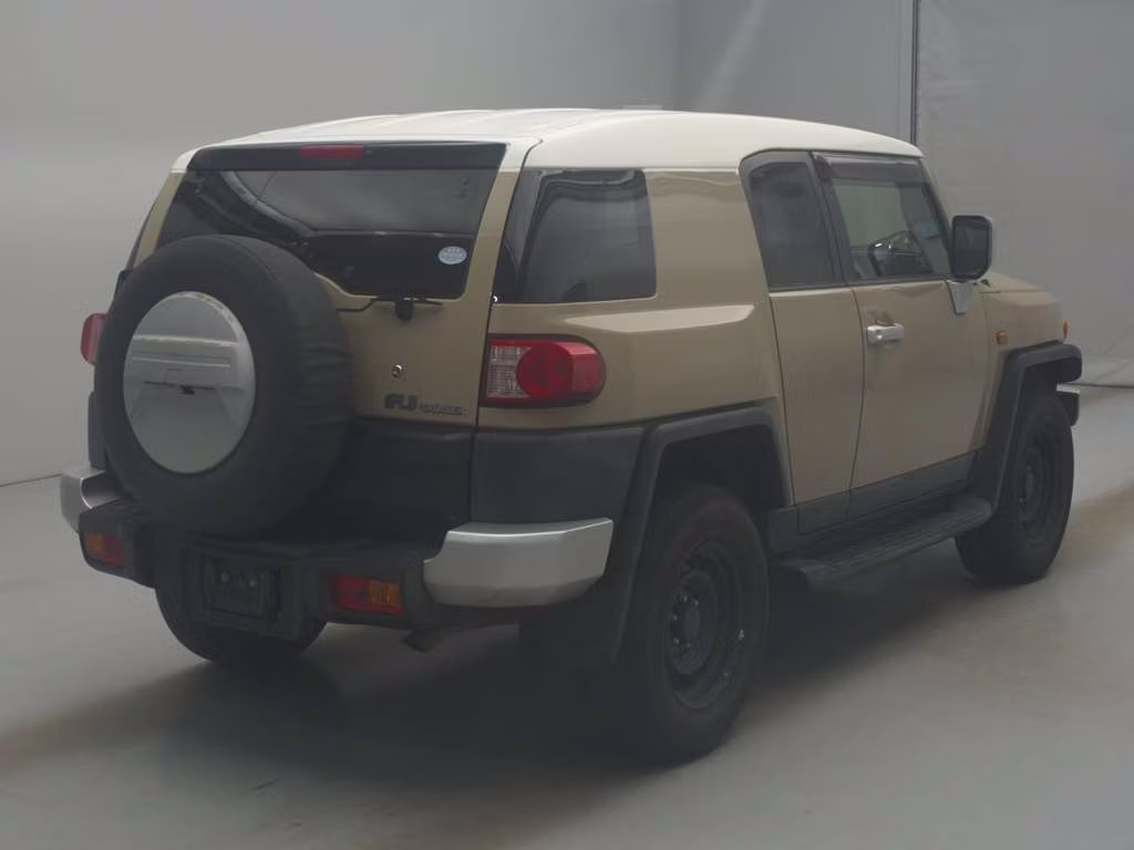 TOYOTA FJ CRUISER