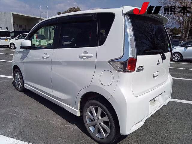 MITSUBISHI EK CUSTOM