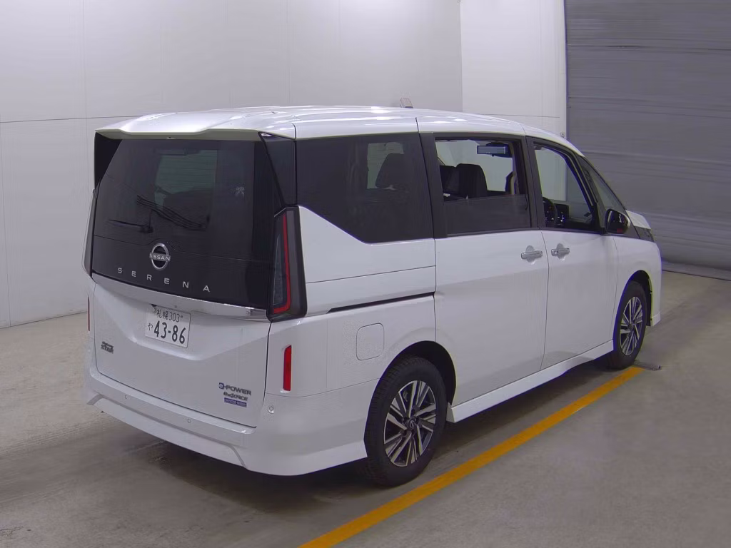 NISSAN SERENA