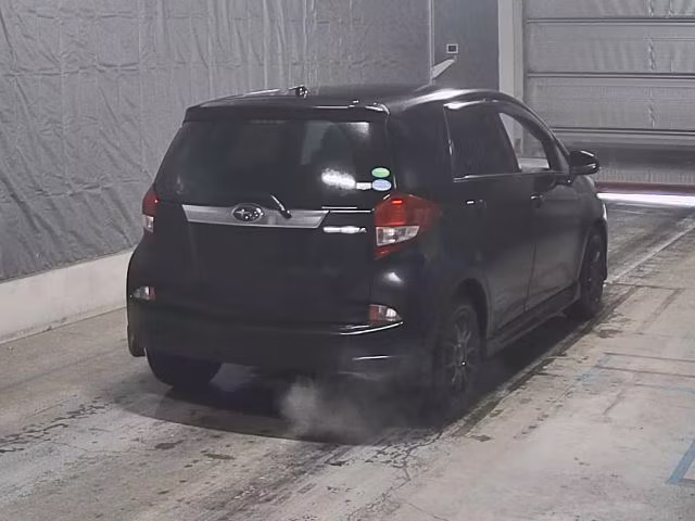 SUBARU TREZIA