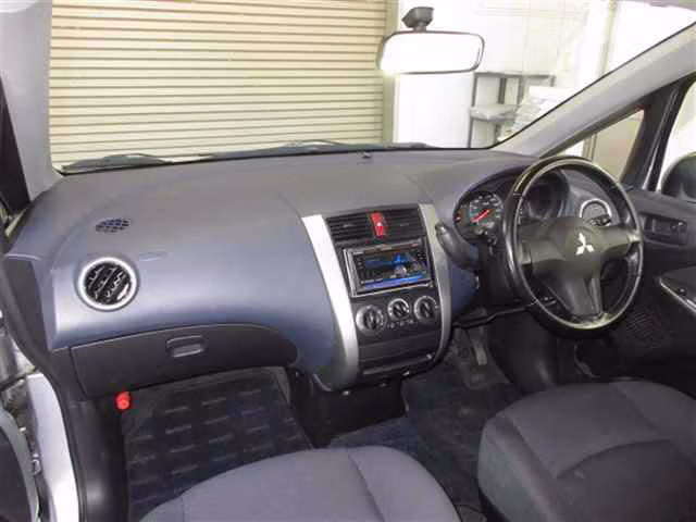 MITSUBISHI COLT PLUS