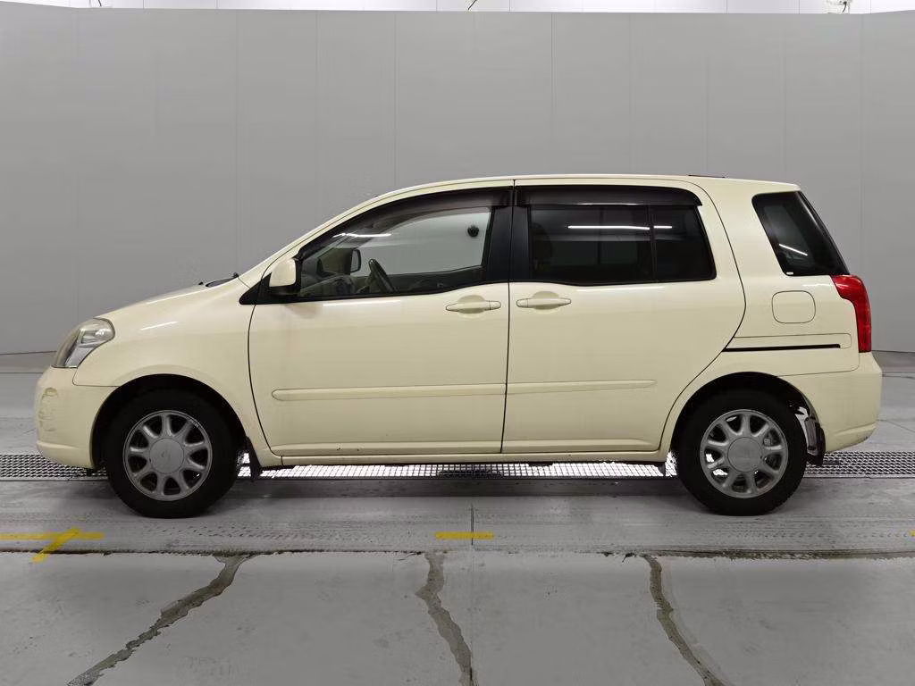 TOYOTA RAUM