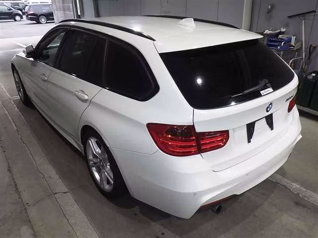 BMW 3-SERIES