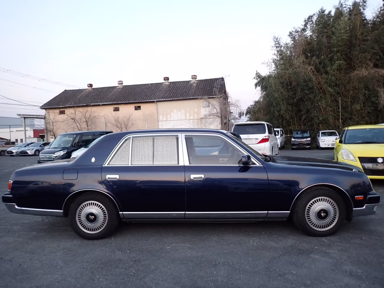 TOYOTA CENTURY