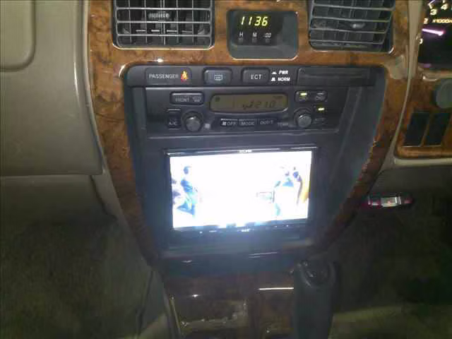 TOYOTA HILUX SURF