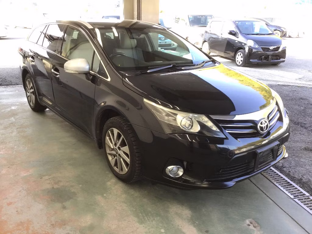 TOYOTA AVENSIS