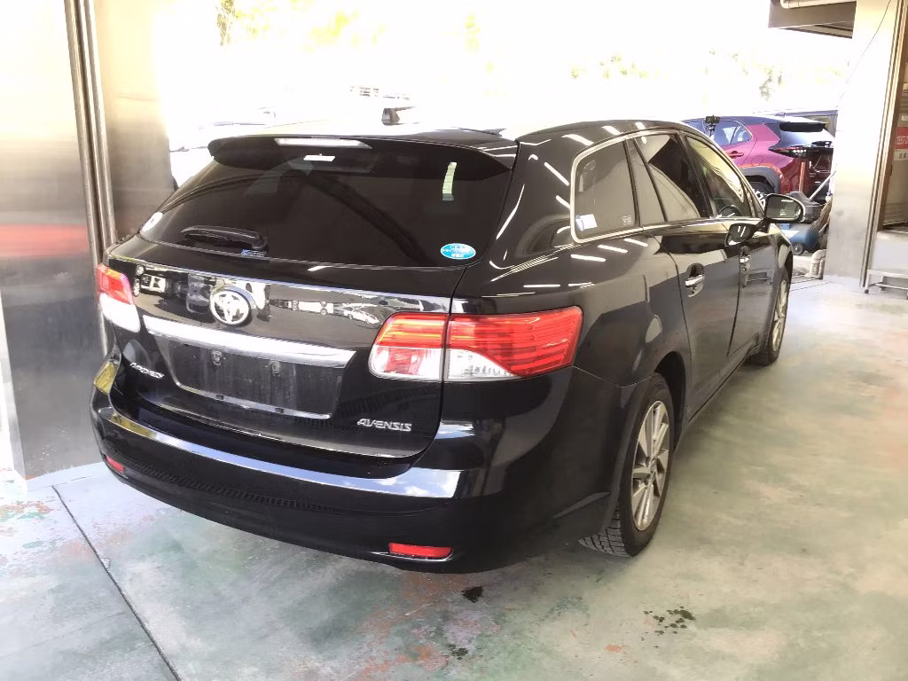 TOYOTA AVENSIS