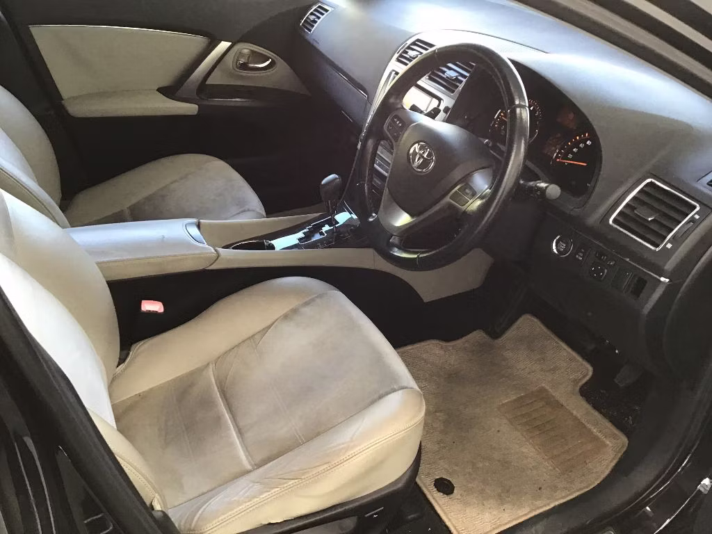 TOYOTA AVENSIS