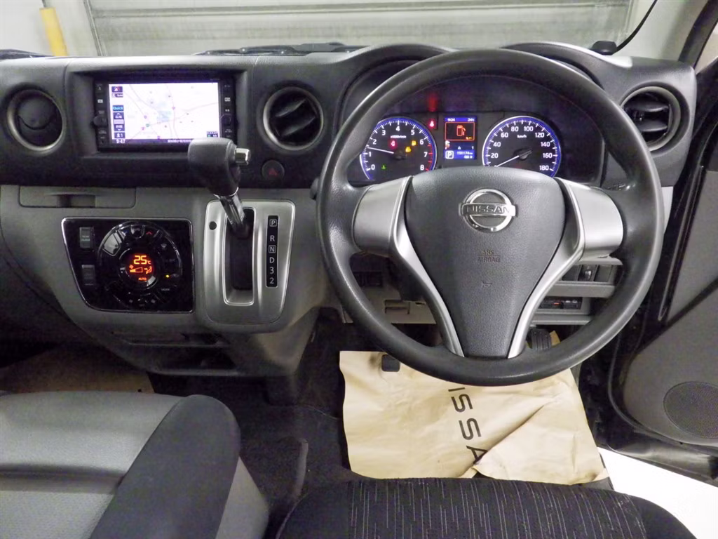 NISSAN NV350 CARAVAN