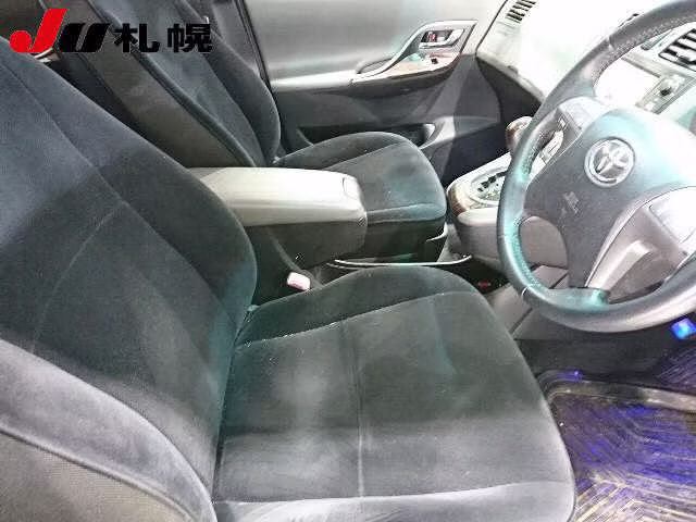 TOYOTA MARK X ZIO