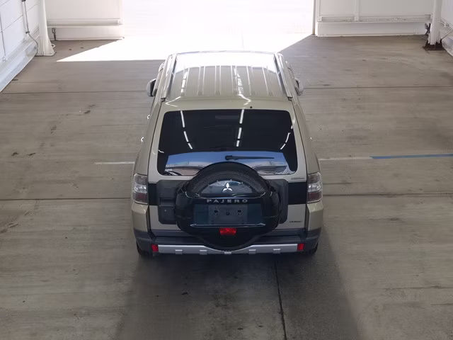 MITSUBISHI PAJERO
