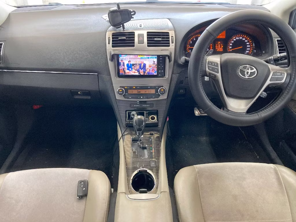 TOYOTA AVENSIS
