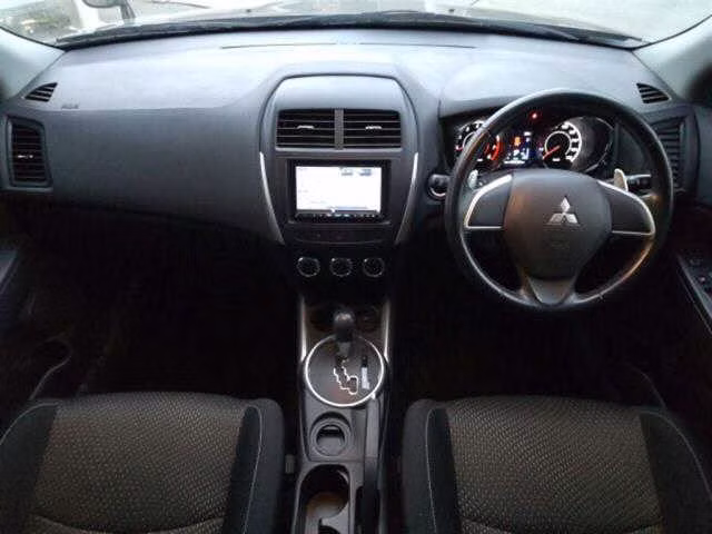 MITSUBISHI RVR