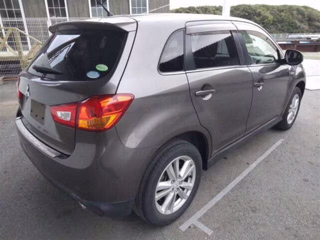MITSUBISHI RVR