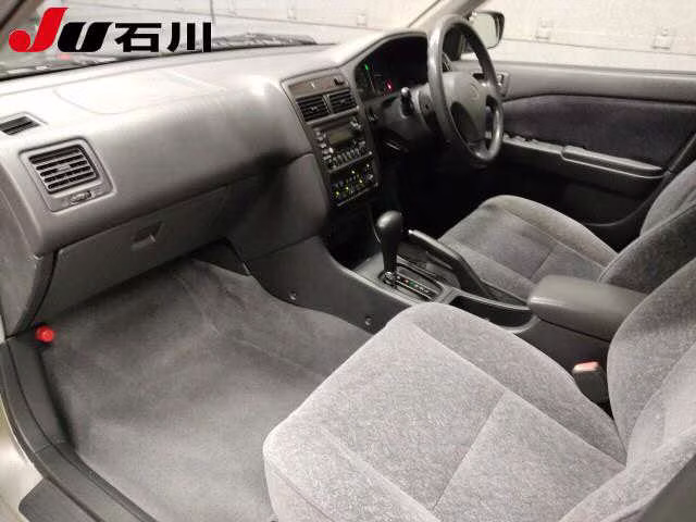TOYOTA CARINA