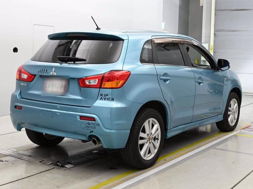 MITSUBISHI RVR