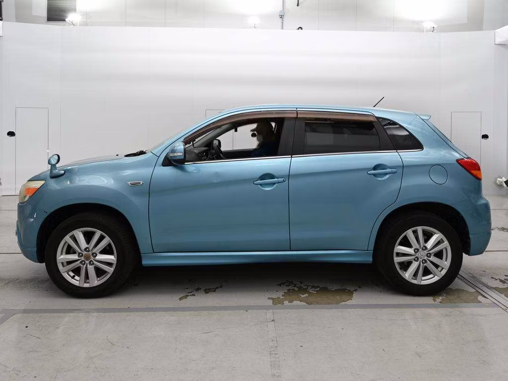 MITSUBISHI RVR