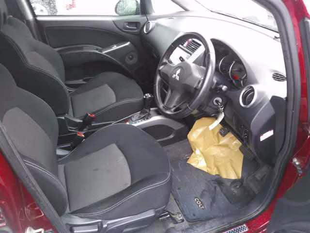 MITSUBISHI COLT
