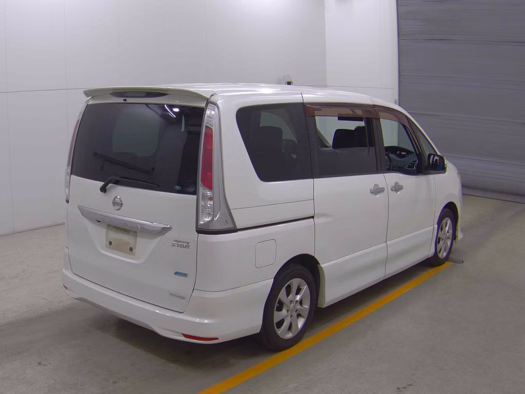 NISSAN SERENA
