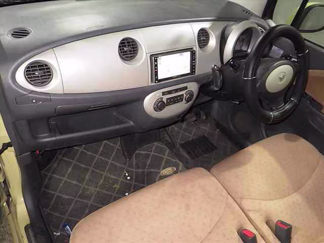 DAIHATSU MOVE LATTE