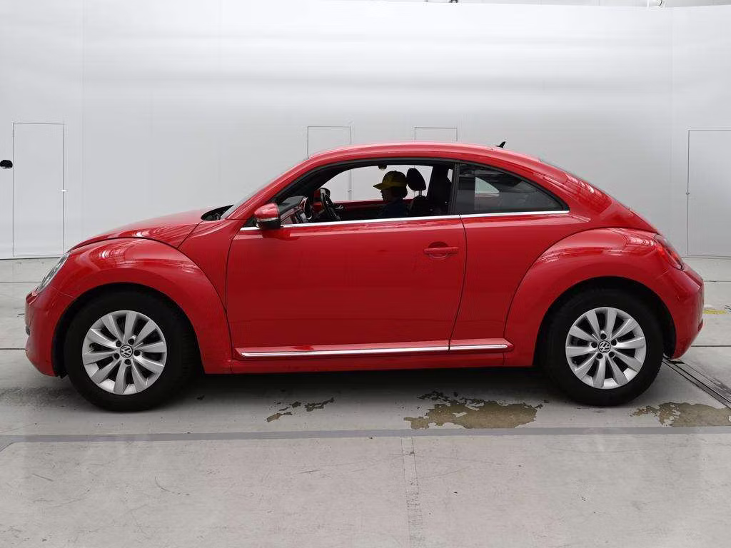 VOLKSWAGEN BEETLE