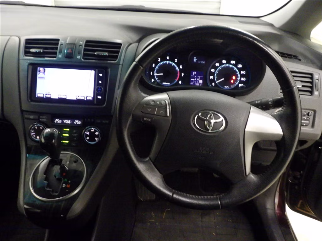 TOYOTA MARK X ZIO