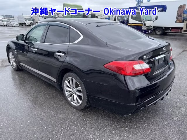 NISSAN FUGA