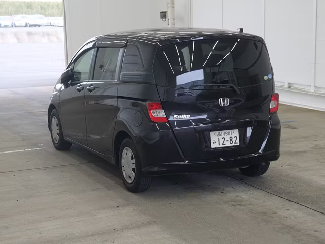 HONDA FREED SPIKE