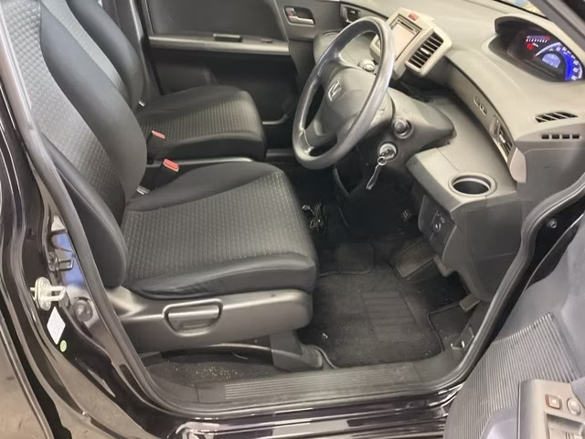 HONDA FREED SPIKE