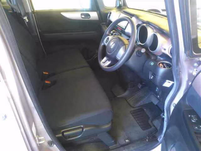 HONDA N-BOX+